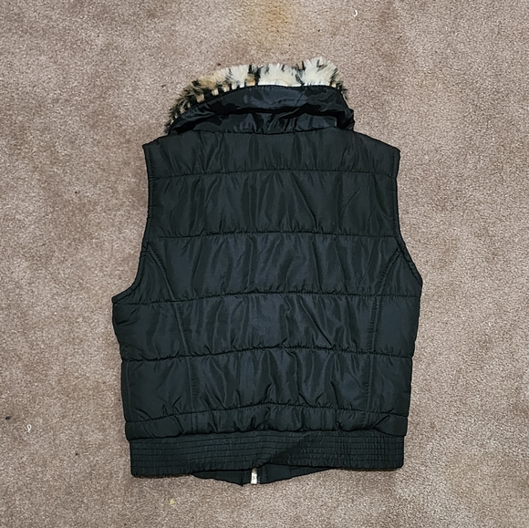 Kids Black & Cheetah Puffer Vest Sz Sm 5/6 - Picture 3 of 7